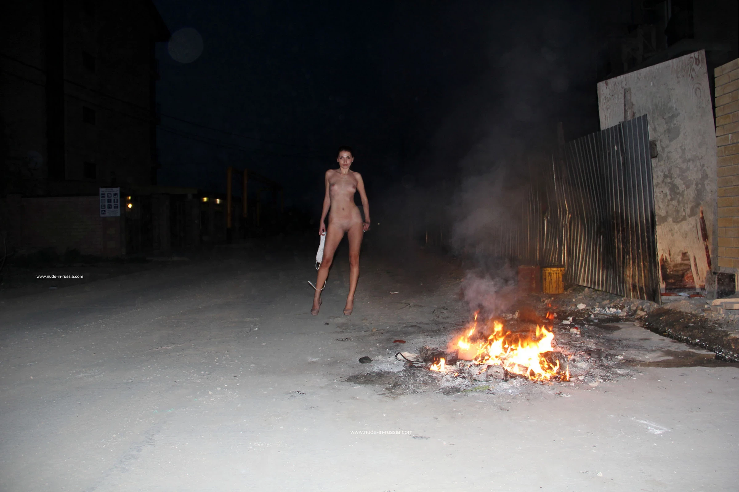 NudeInRussia Karina On The Street Of Southern City [55P]