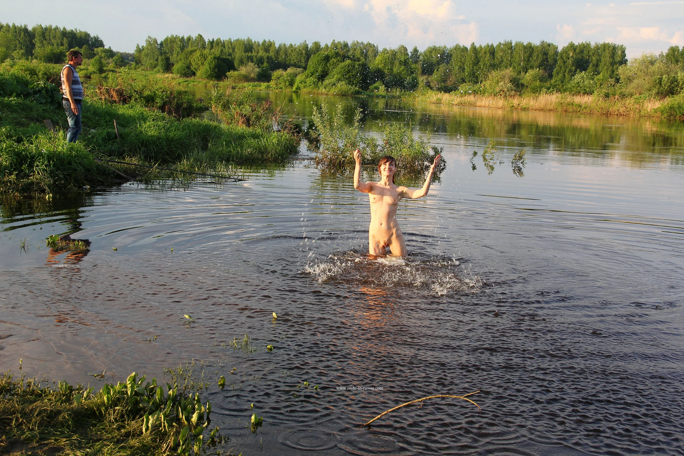 NudeInRussia Daina Splashes In The Nerl River [68P]