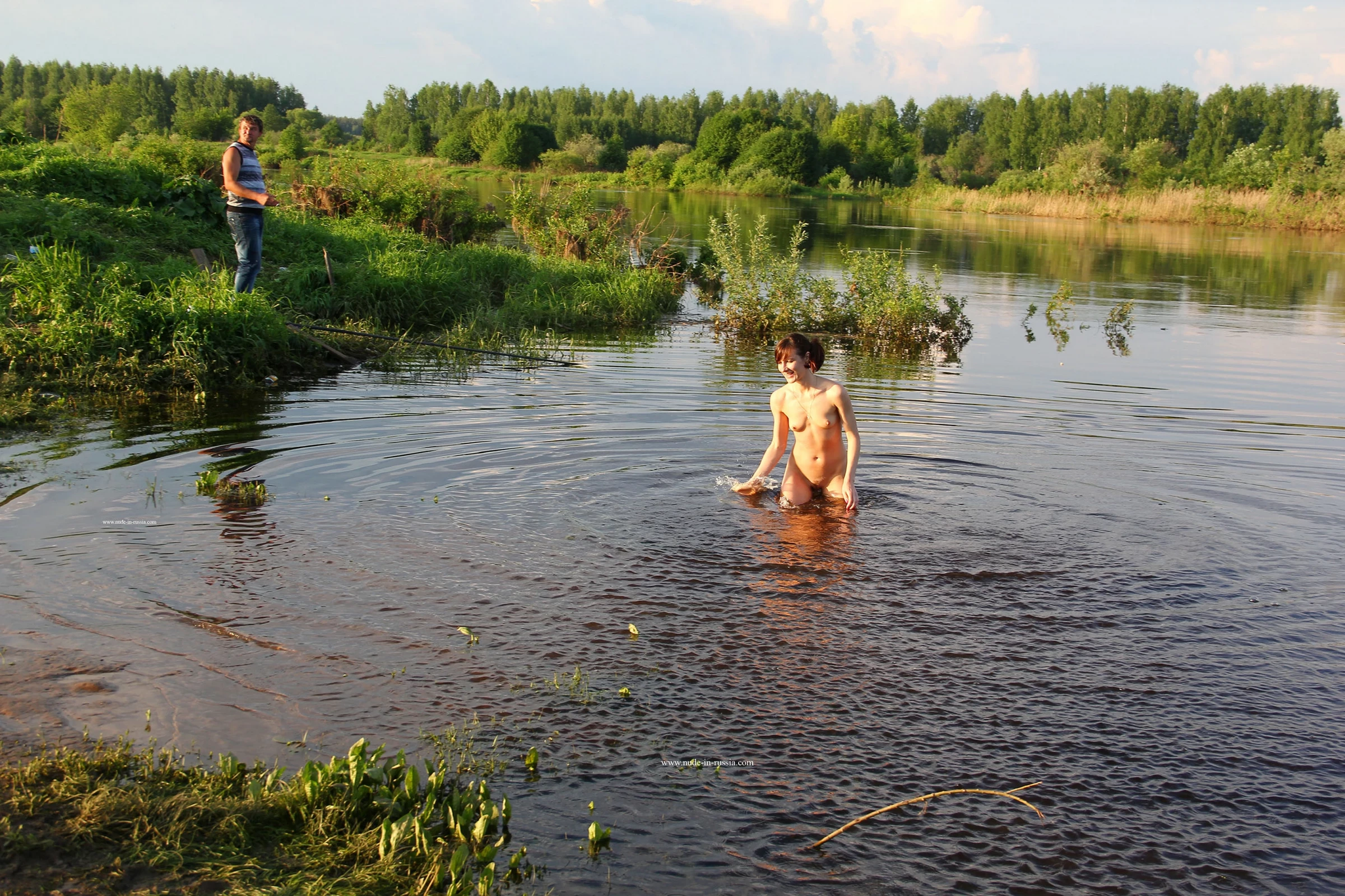 NudeInRussia Daina Splashes In The Nerl River [68P]