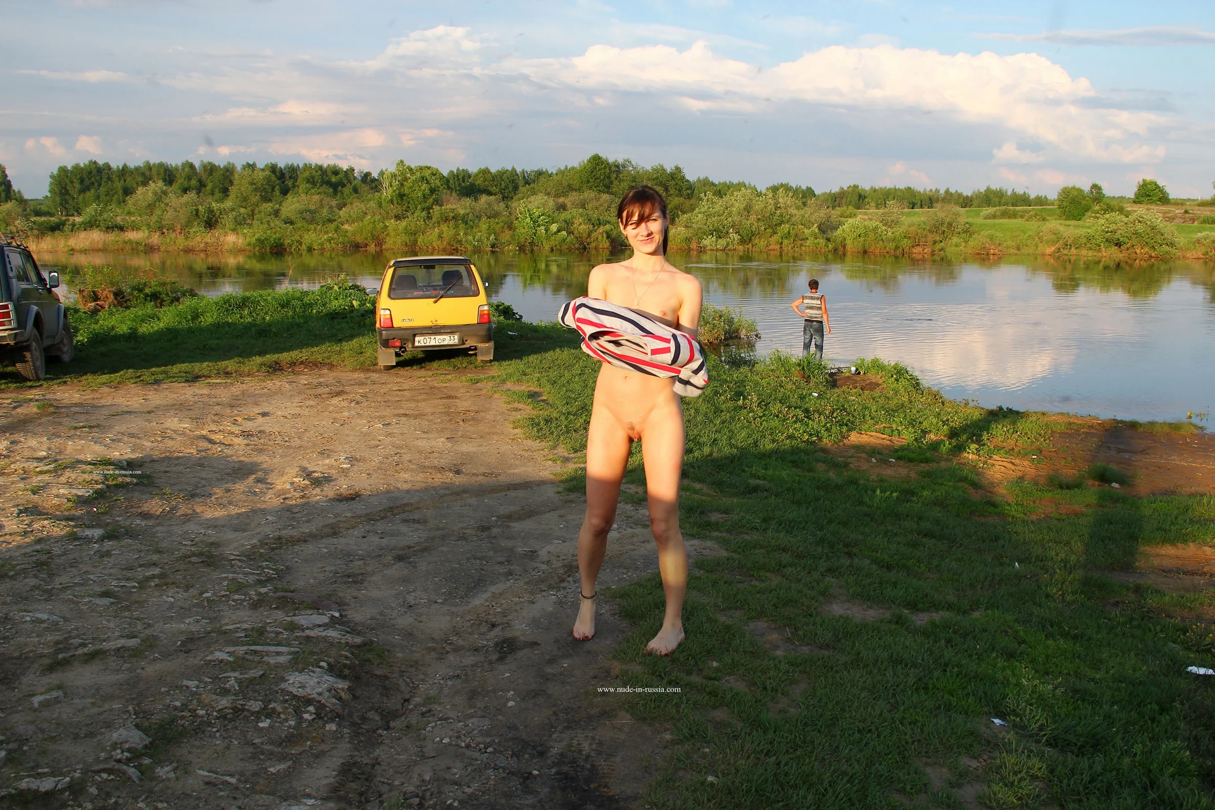 NudeInRussia Daina Splashes In The Nerl River [68P]