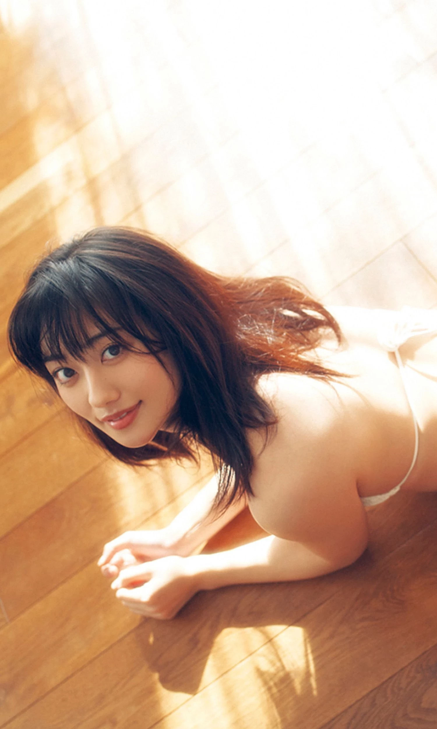 奥山かずさ写真集“平成最后のニューヒロイン！奥山かずさの魅力に迫る。” [77P]