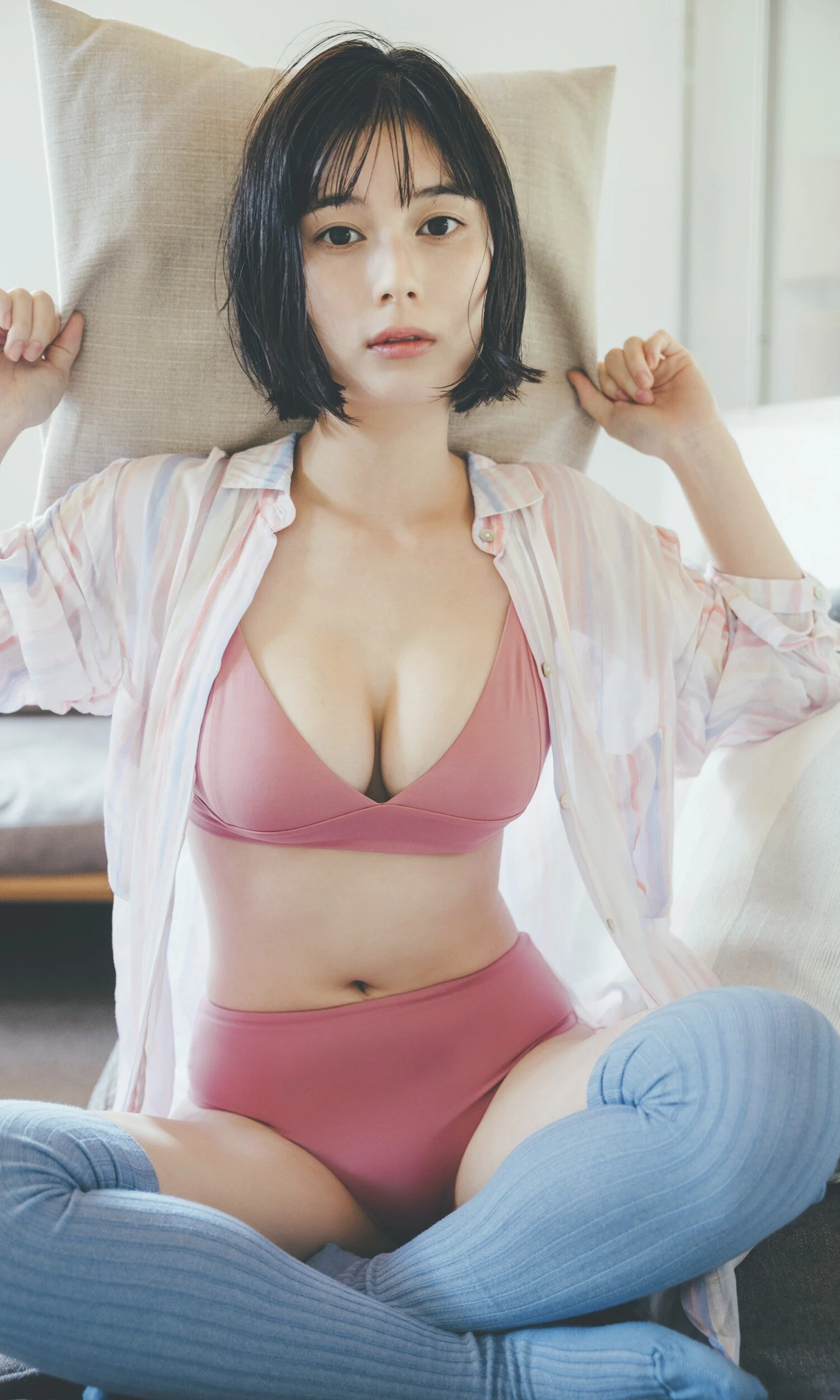 [大久保桜子] 巨乳形状傲人逆天！每次看必晕 [23P]