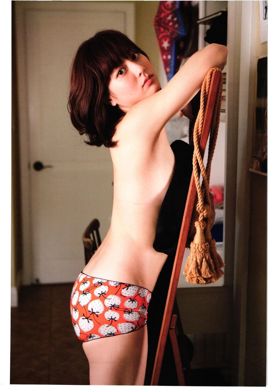 杉本有美[Photobook] Yumi Sugimoto - Choukou 蝶光 [303P]