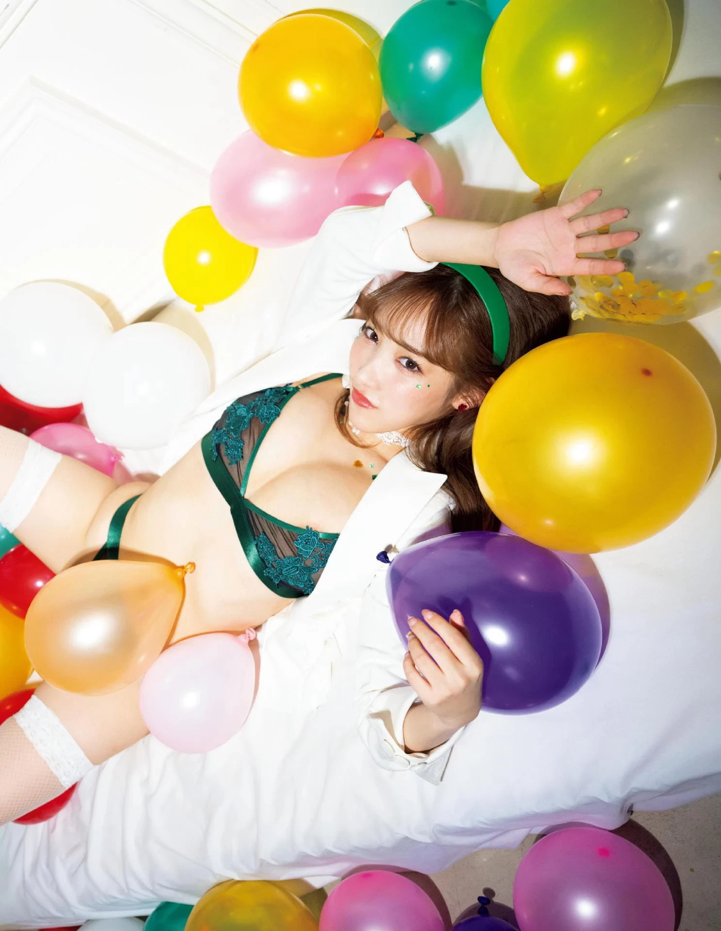 小宵こなん1st.写真集 with you tonight [99P]