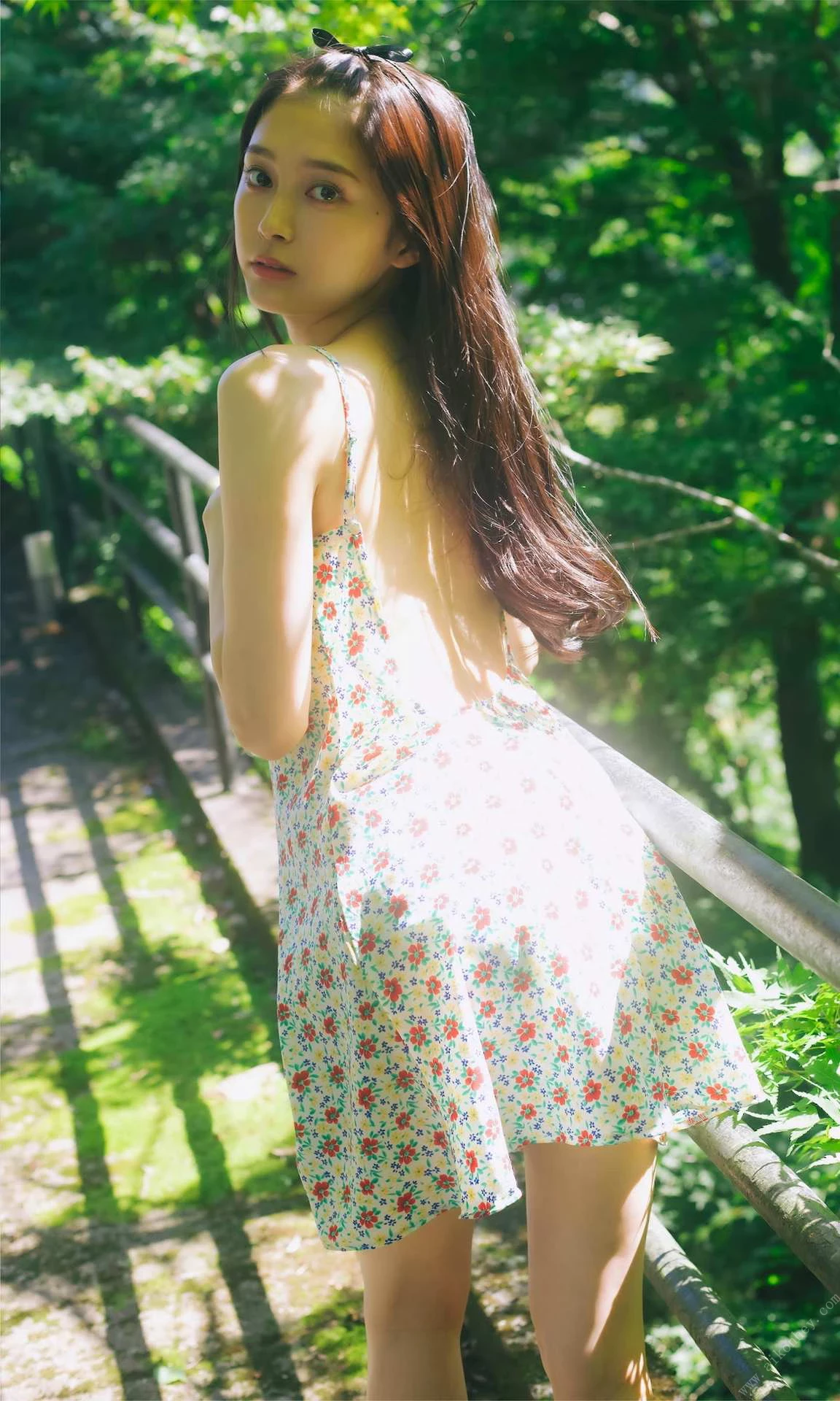 小山璃奈写真集“红い花” [47P]