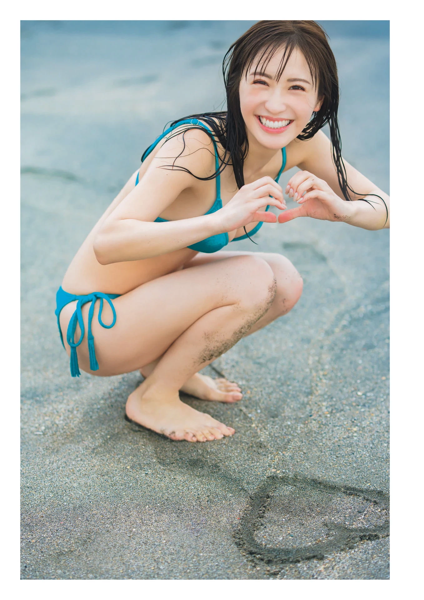 伊藤爱真 1st Photobook - Soleil ソレイユ [129P]