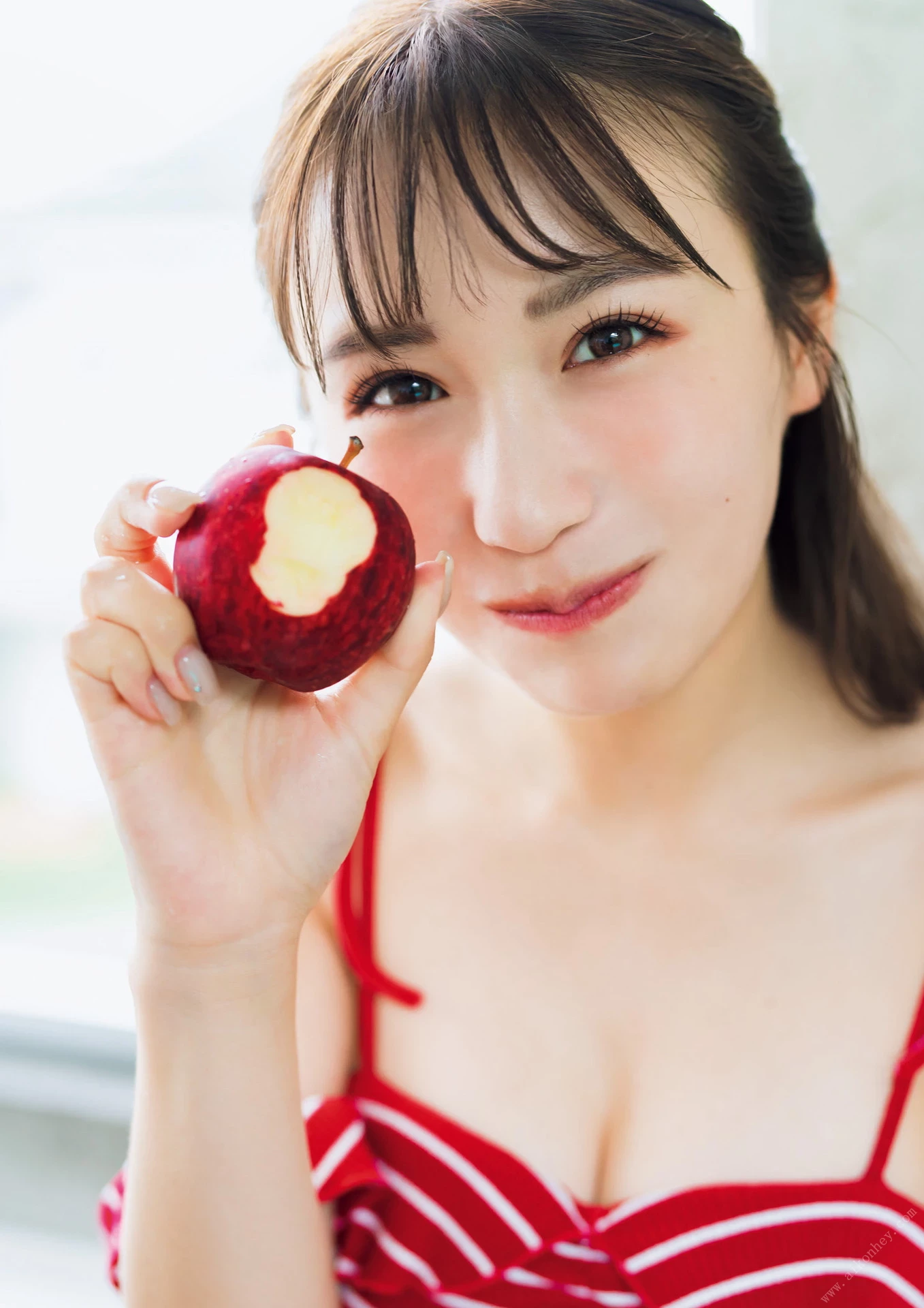 伊藤爱真 1st Photobook - Soleil ソレイユ [129P]