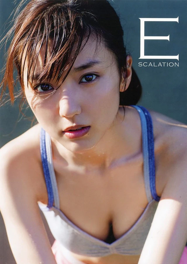 2015年9月4日[写真]真野惠里菜最新写真夏威夷解放美乳灼热诱惑 [14P]