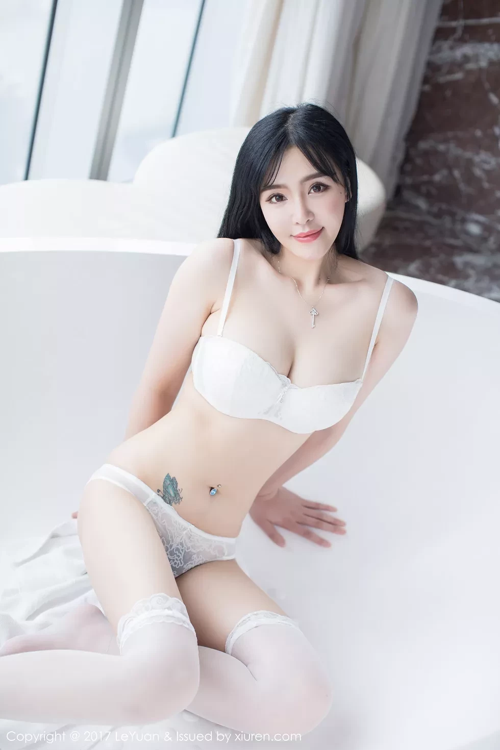 [LeYuan星乐园]Vol.046_女神刘钰儿居家粉红蕾丝睡裙真空秀傲人豪乳诱惑写真46P