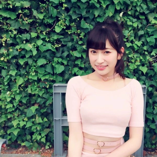 NMB48 顶级白嫩美腿 吉田朱里