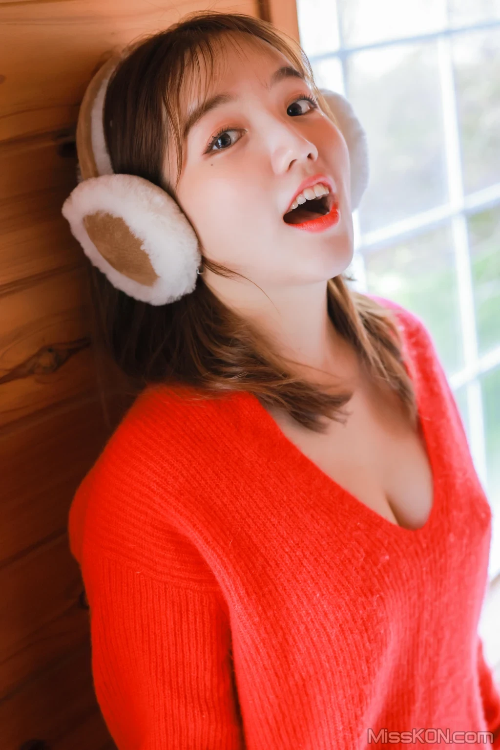 [SWEETBOX] YOONVELY： SWTB Vol.26 – Santa Girl [82 photos ]