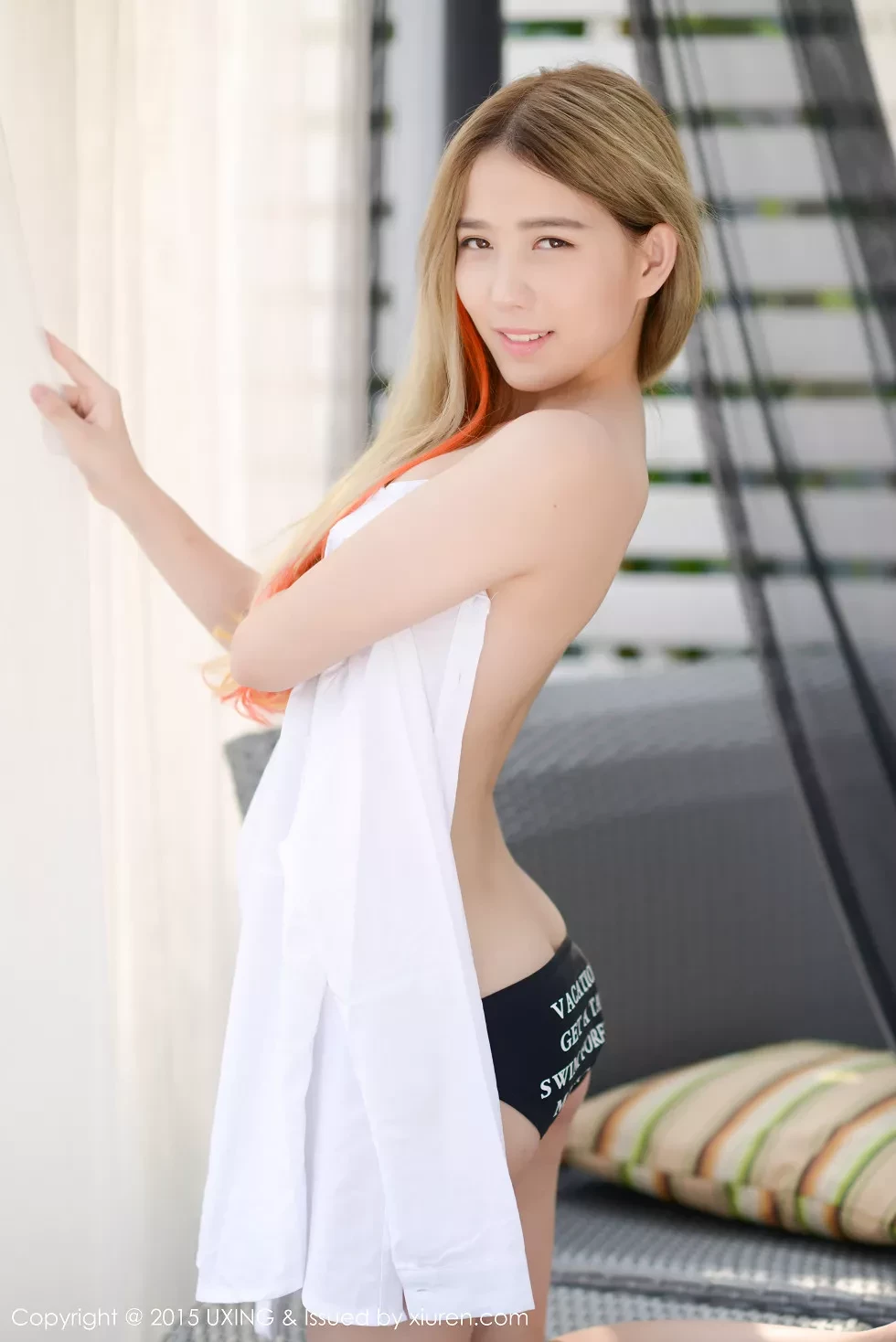 [UXING优星馆]Vol.028_嫩模懒桃子居家私房粉红内衣秀迷人豪乳性感写真56P