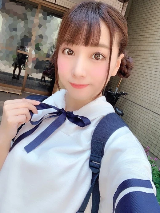 初川みなみ オフショット画像