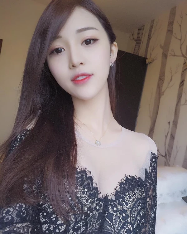 韩国爆乳女主播 Crystal Lee