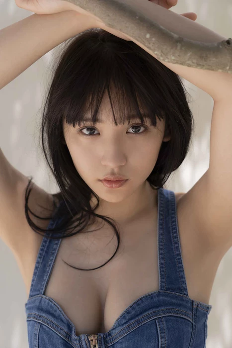 浅川梨奈 グラビア活动休止から复活した浅川梨奈 ノーブラYシャツの隙だらけな格...