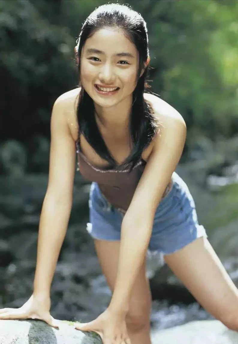 石原里美推出6年来首本写真集古巴性感解放记念踏入30岁 [32P]