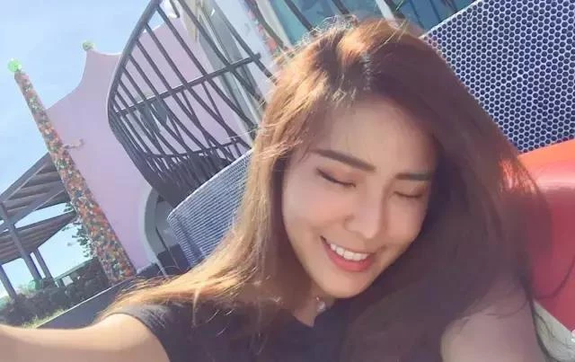 台湾超正网拍老板娘Stephanie Teh