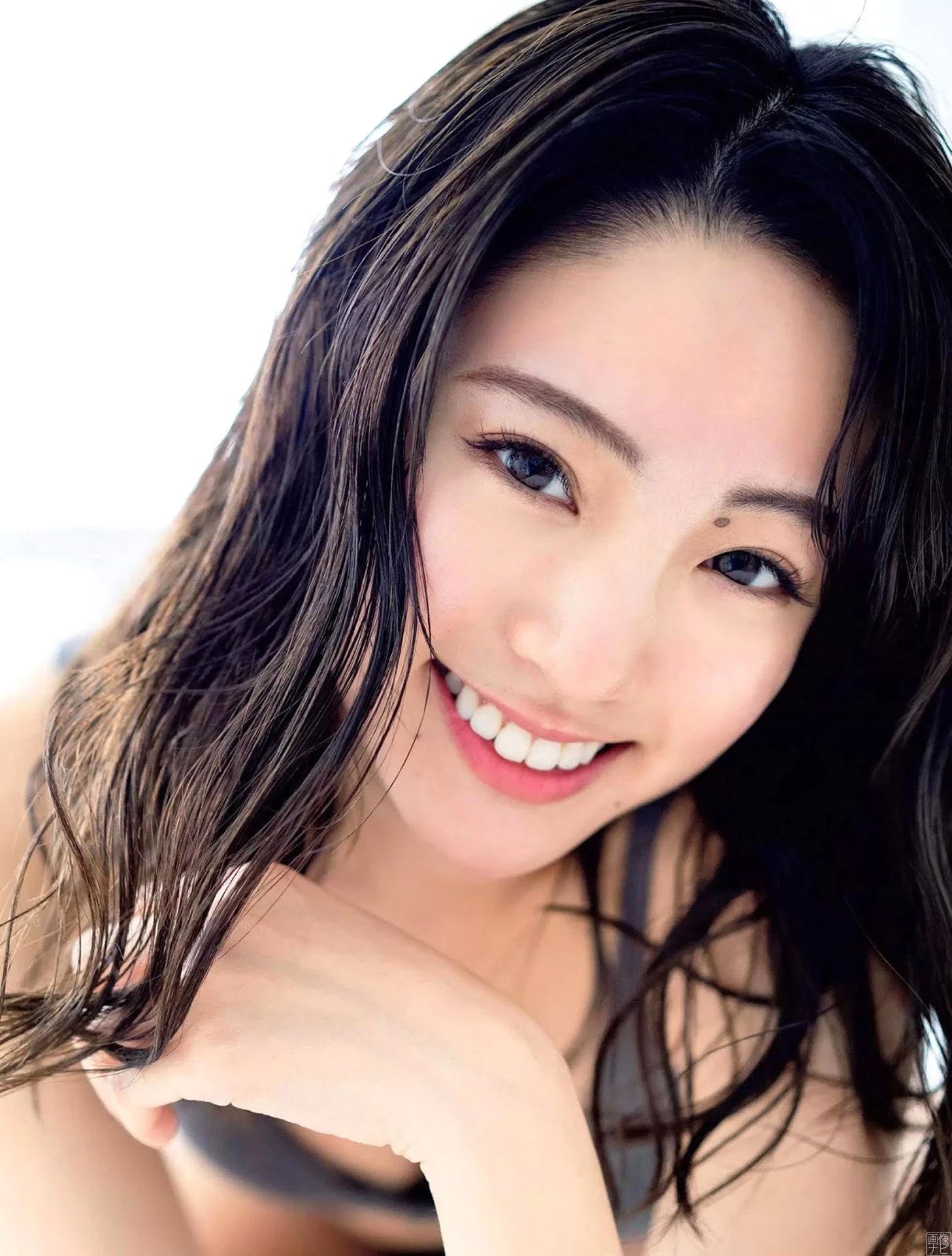 志田友美 アイドル界最高のエロ美脚画像