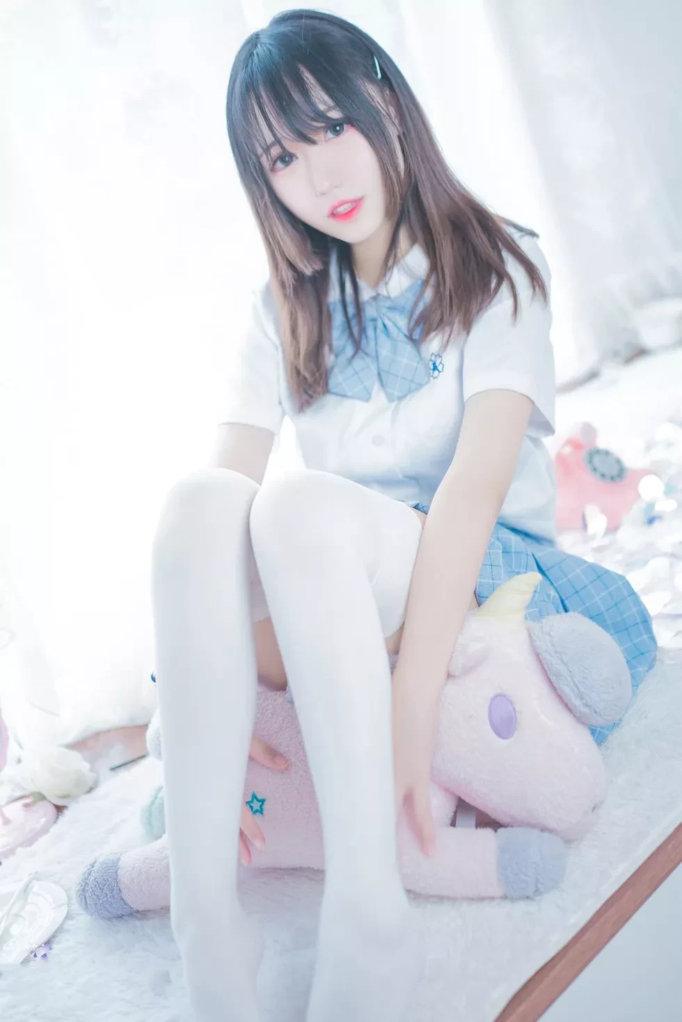 [Cosplay精选]网络美女猫君君MaoJun清凉一夏主题短裙下白丝美腿写真46P