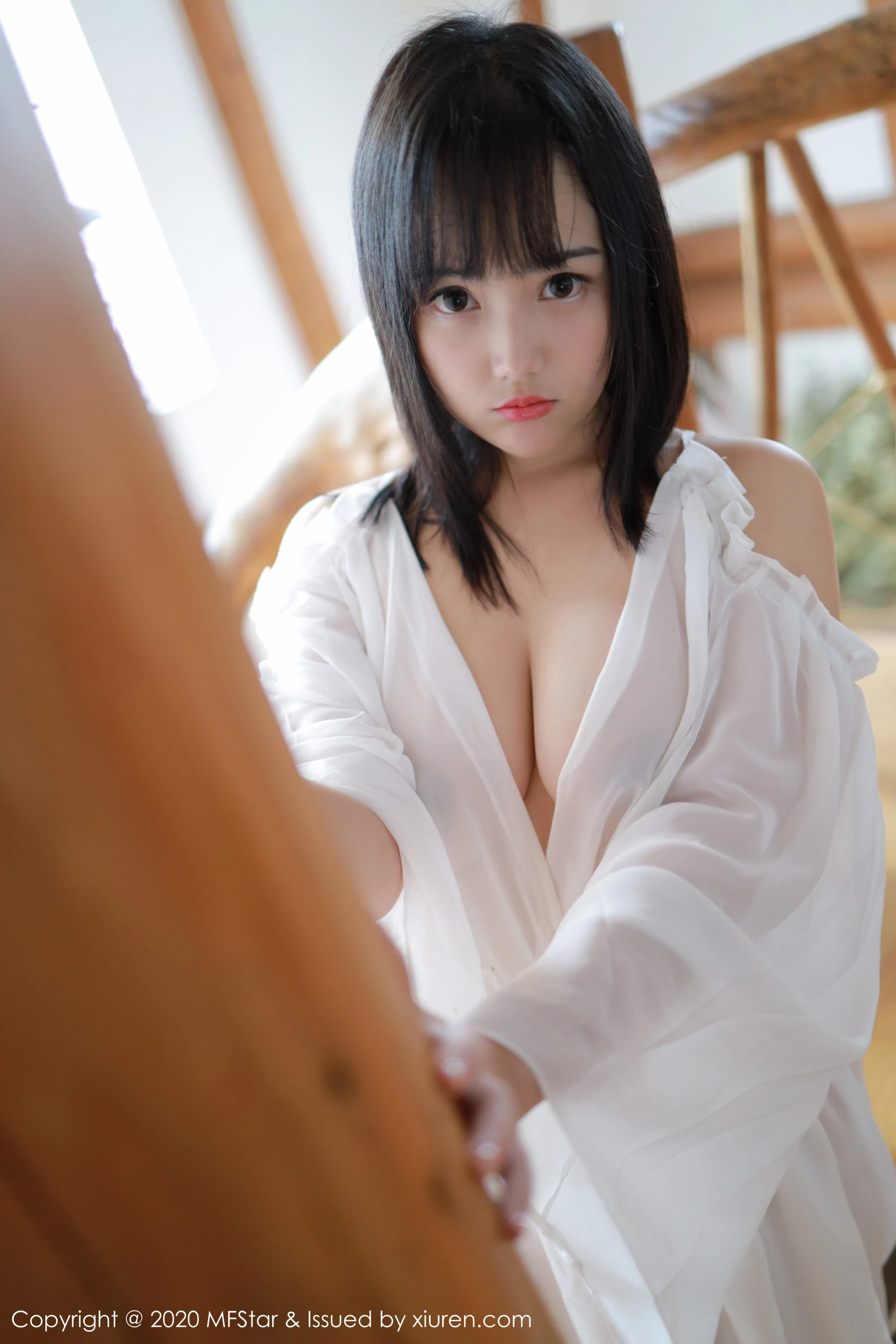 [MFStar模范学院系列]2020.01.19 VOL.260 徐微微mia 完整版无水印写真[51P]