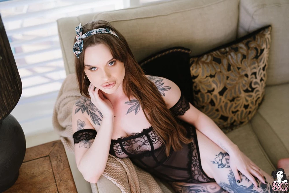 [Suicide Girls] Liajune - Laced