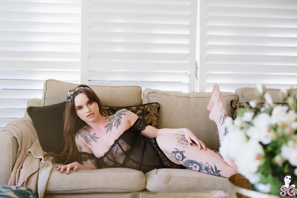 [Suicide Girls] Liajune - Laced