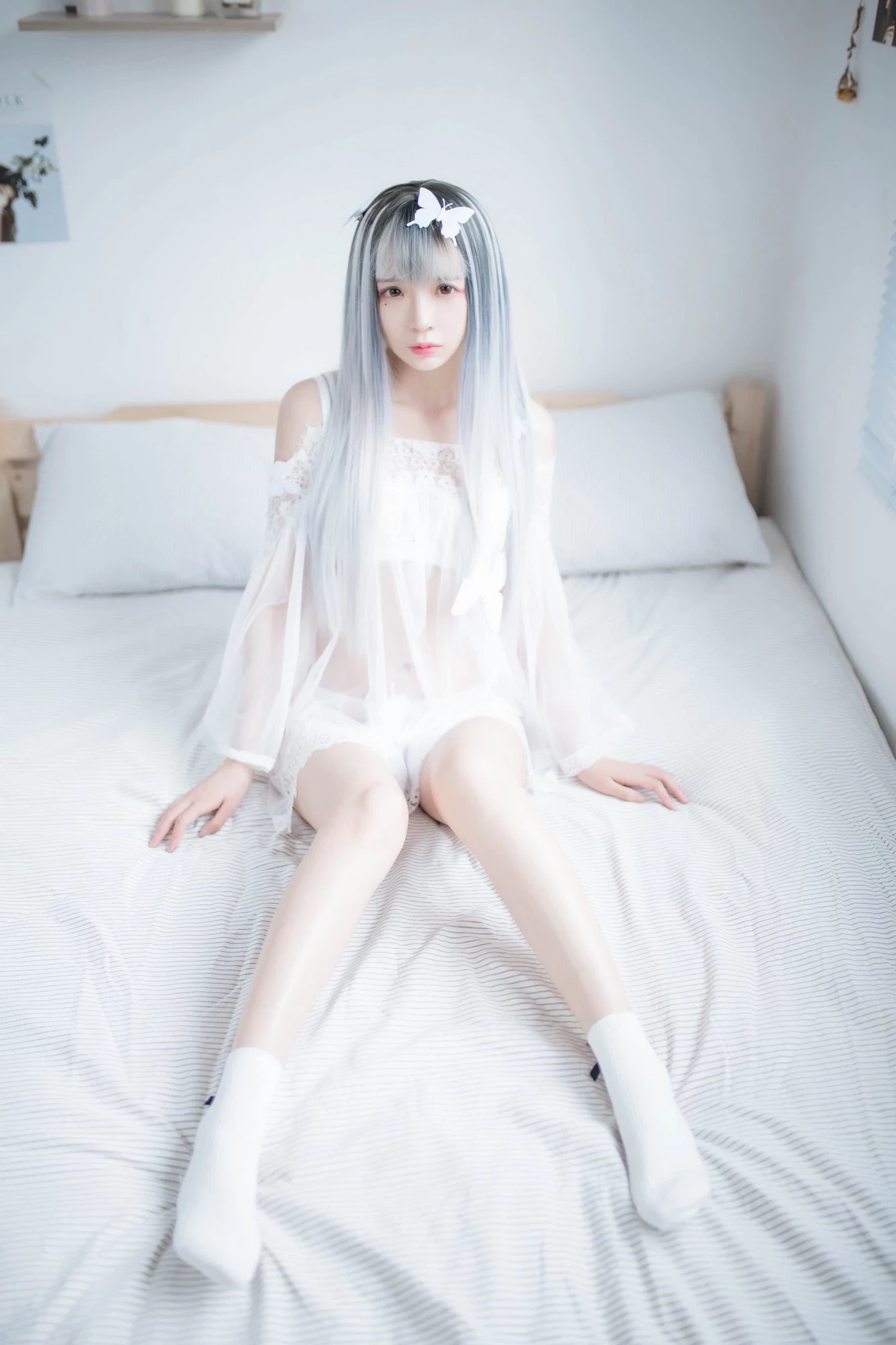 [COSER] 疯猫ss – 透明白沙的诱惑少女写真