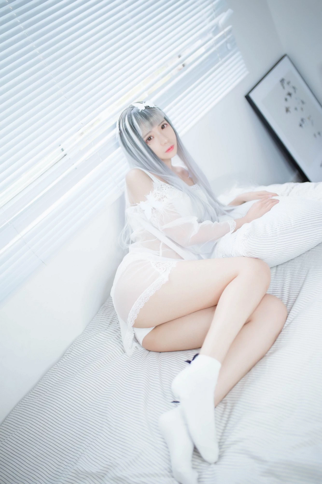 [COSER] 疯猫ss – 透明白沙的诱惑少女写真