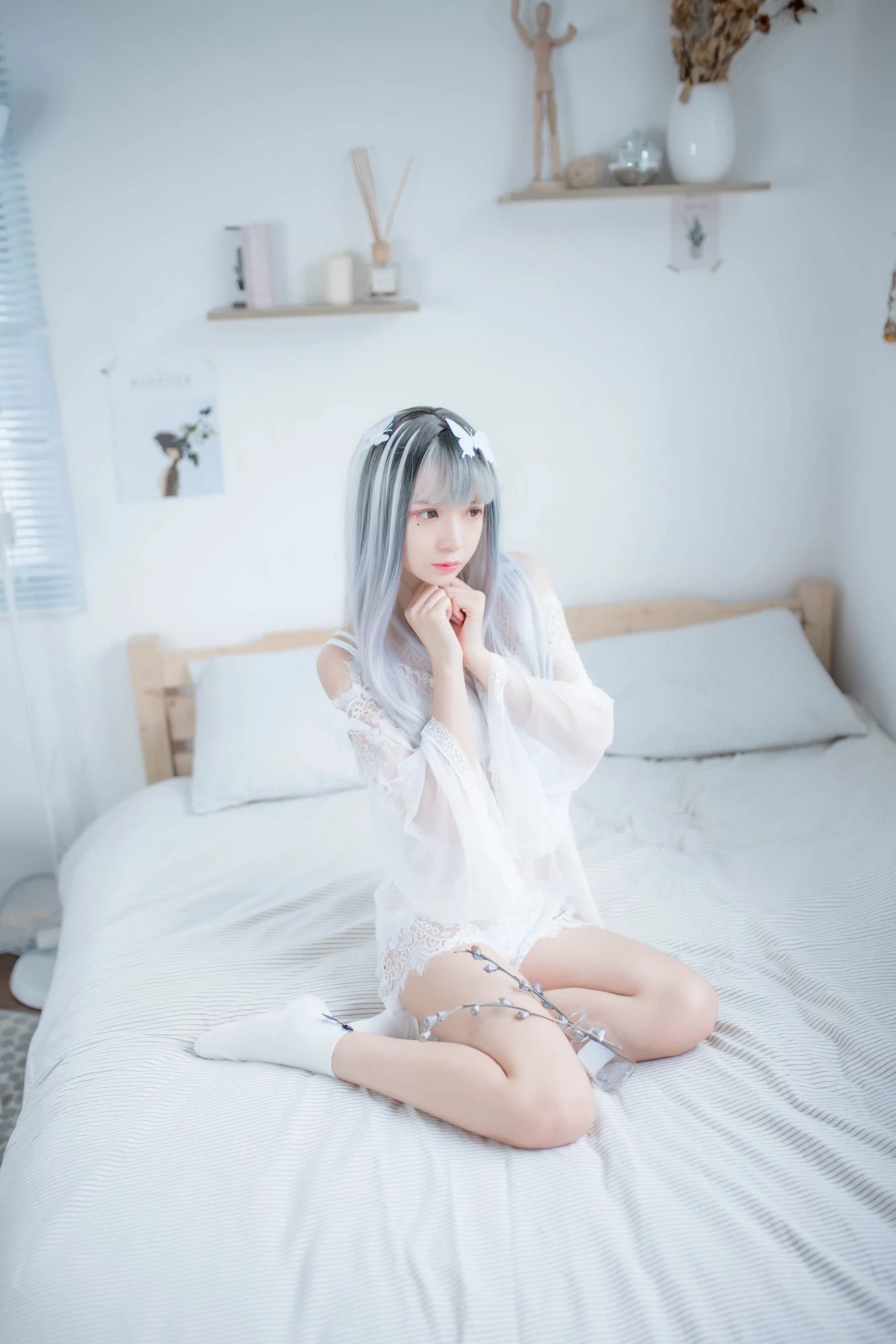 [COSER] 疯猫ss – 透明白沙的诱惑少女写真