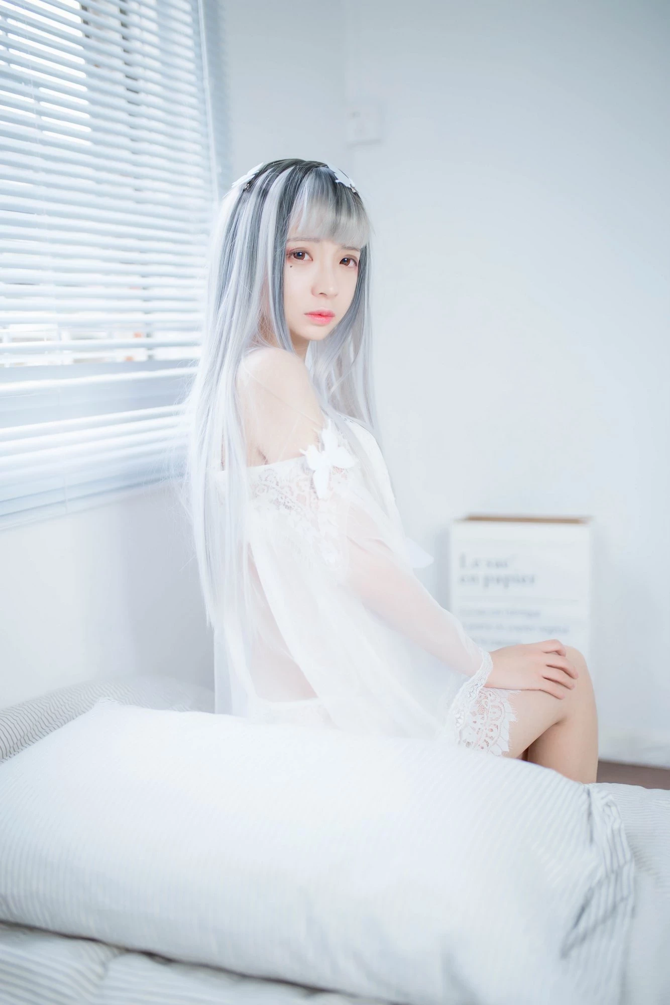 [COSER] 疯猫ss – 透明白沙的诱惑少女写真