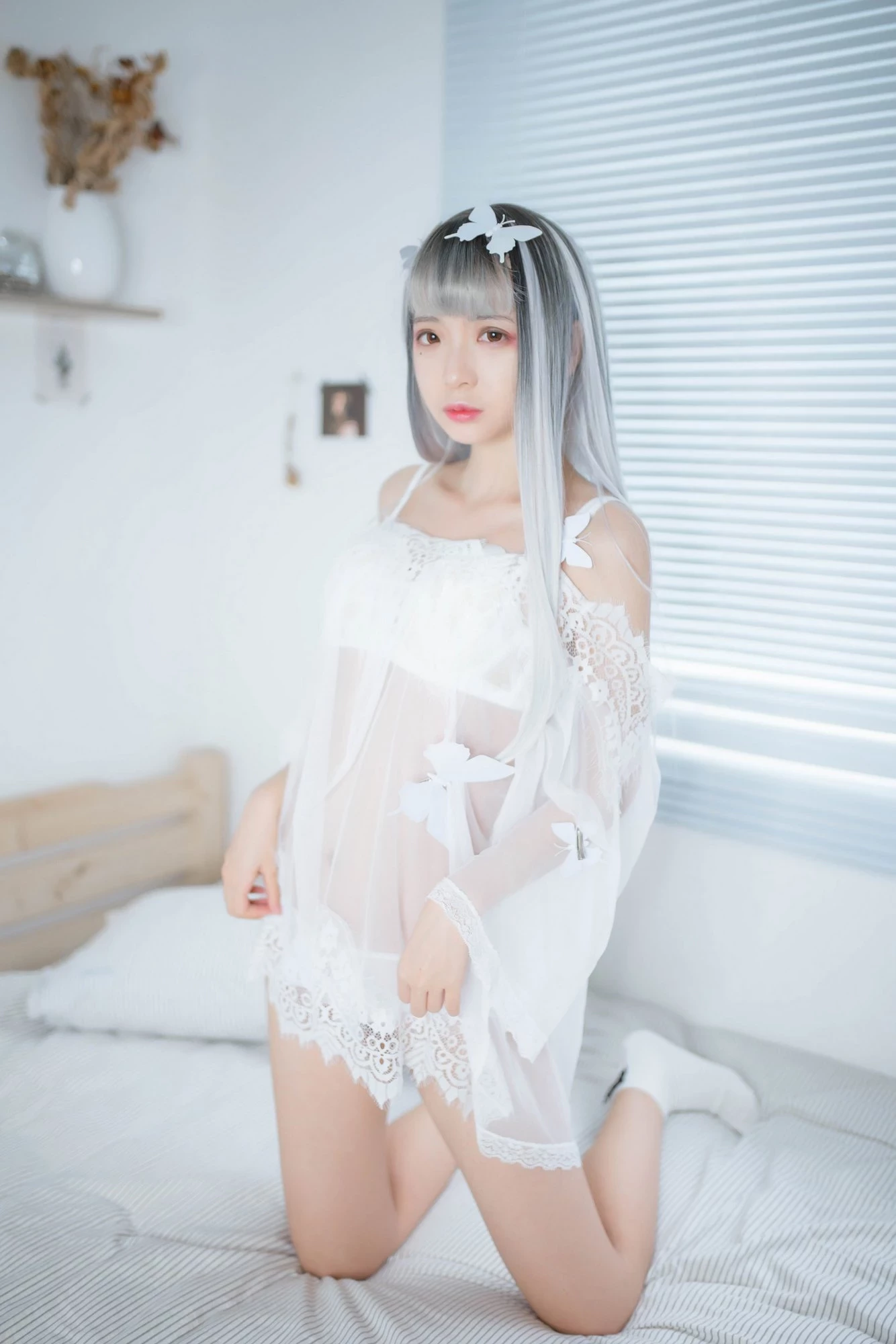 [COSER] 疯猫ss – 透明白沙的诱惑少女写真