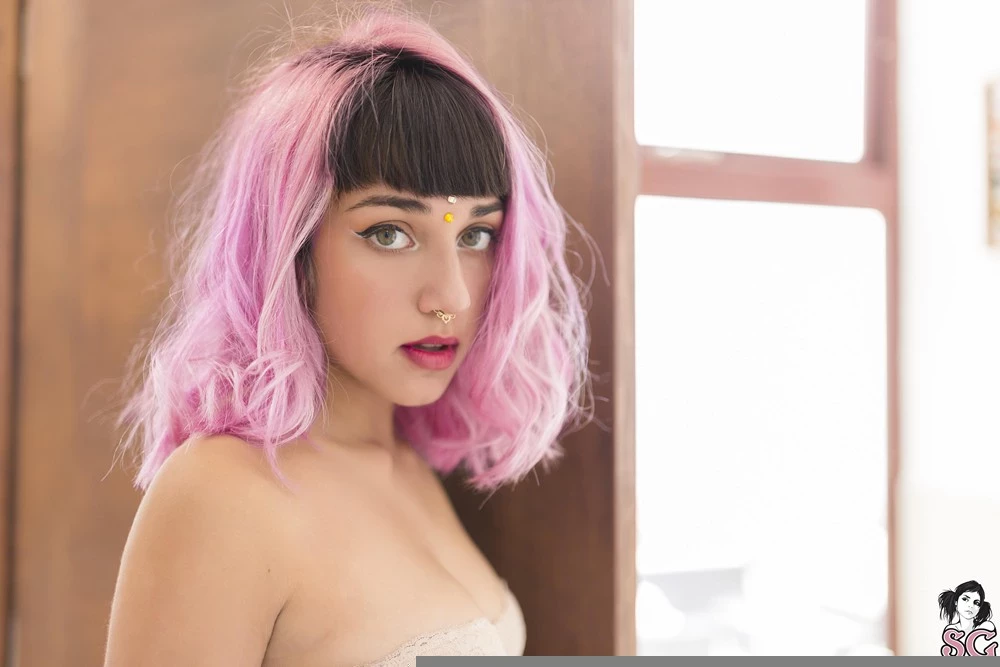 [Suicide Girls] Lovelace - Pink Petal