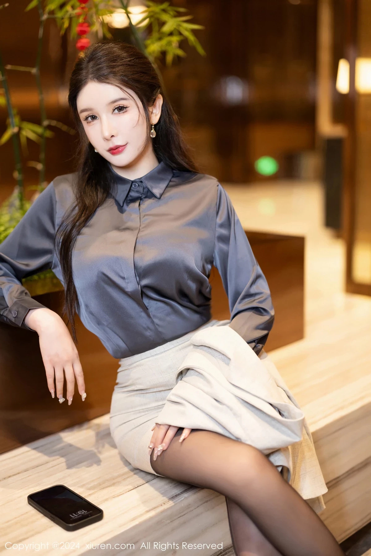 XiuRen第8126期_女神李丽莎半脱露性感白色内衣配开档黑丝秀曼妙身姿诱惑写真82P