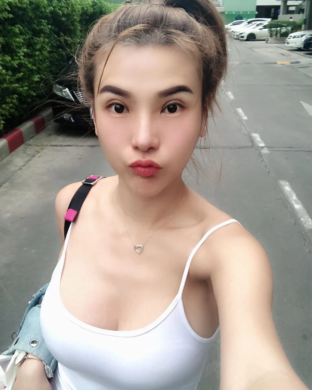 美艳脸蛋超狂水滴乳 吸引你的目光忍不住多看一眼