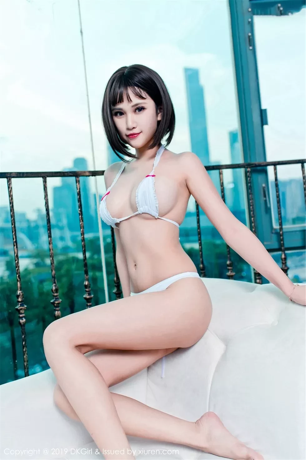 [DKGirl御女郎]Vol.100_嫩模萌宝儿BoA私房黑白诱人内衣美轮美奂秀豪乳诱惑写真50P