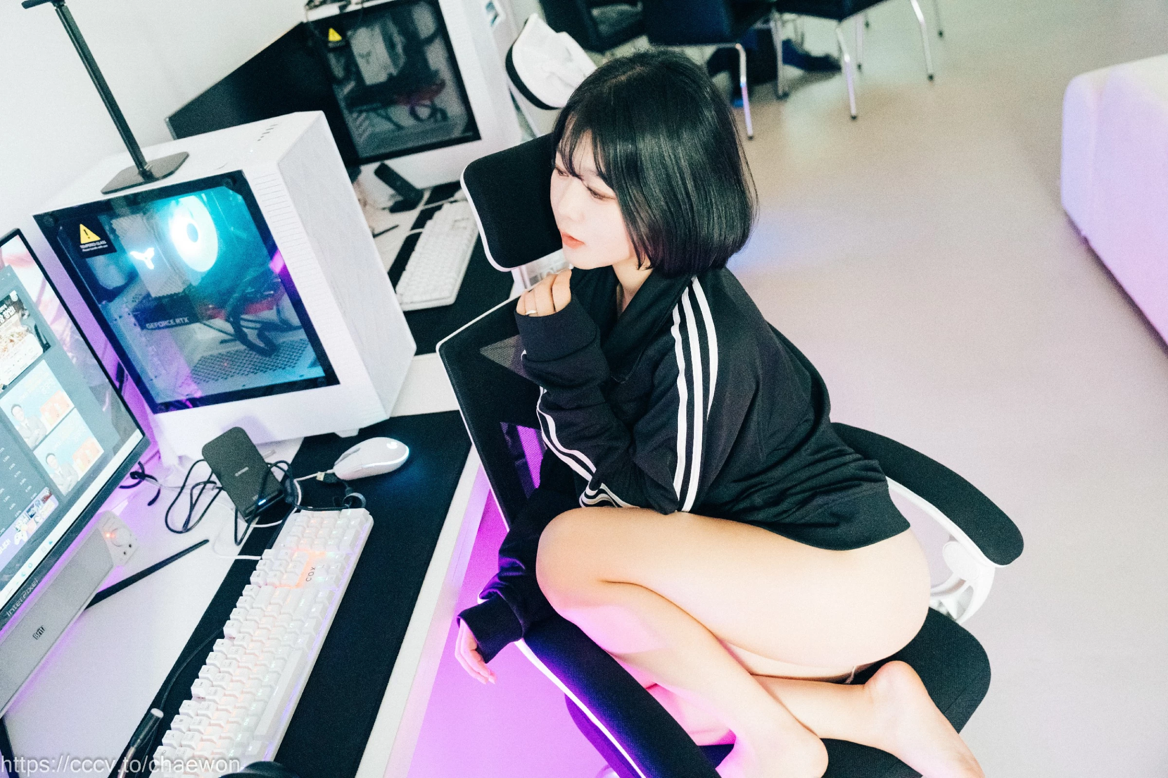 [Loozy] Zia [지아] - PC Room With SP [99P]