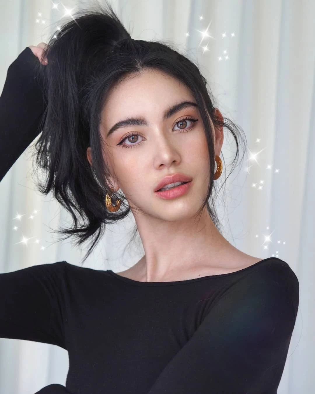 最辣影后就是她！泰国比利时混血 Davika Hoorne 演技 颜值 长腿通通到位！