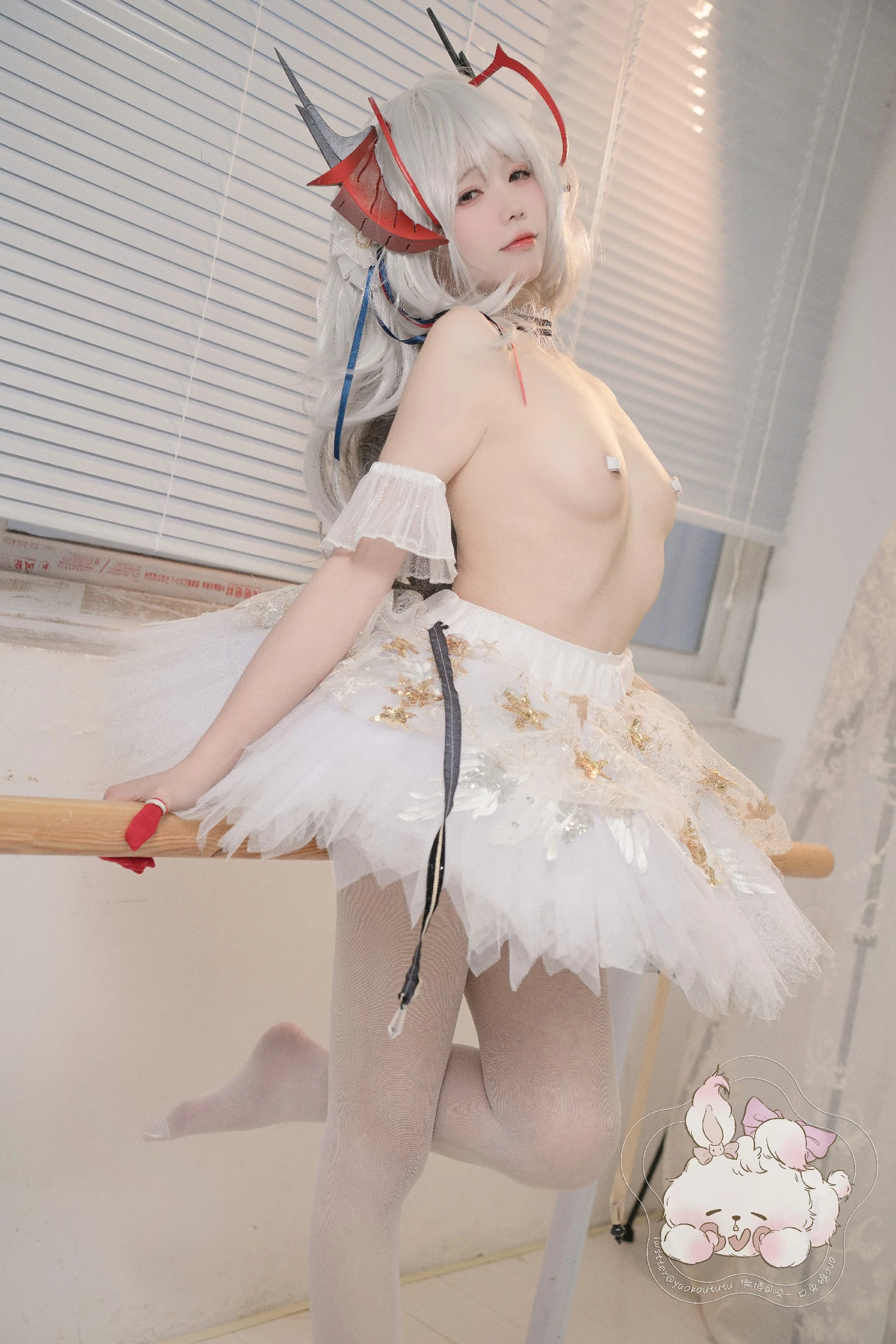 Coser@黏黏团子兔 - W天鹅之舞 [55P]