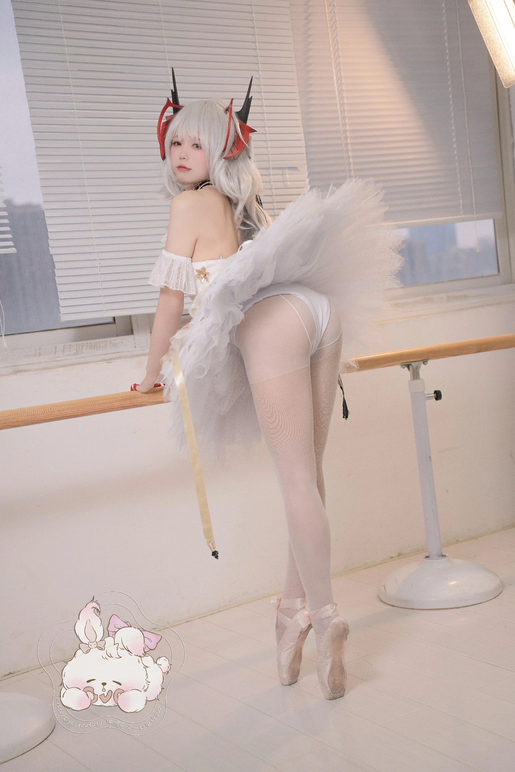 Coser@黏黏团子兔 - W天鹅之舞 [55P]