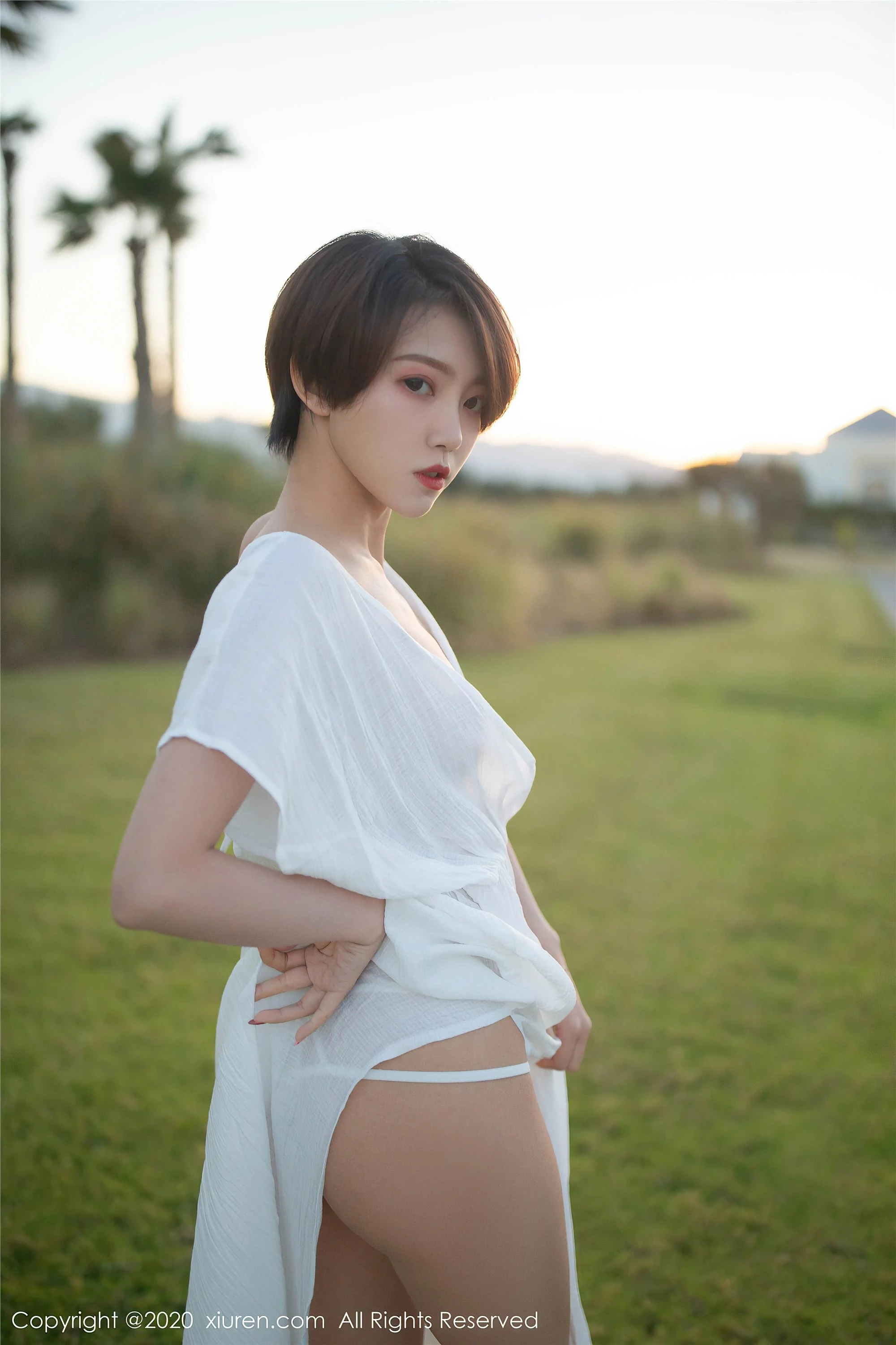 [Xiuren秀人网系列]2020.08.04 Vol.2405 冯木木LRIS 完整版无水印写真[83P]