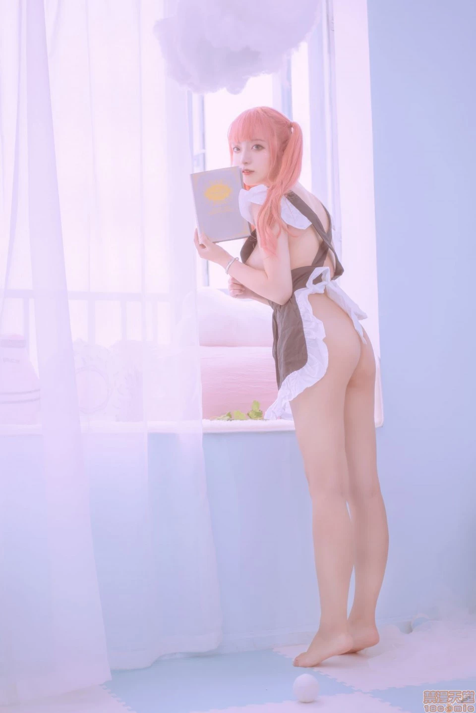 一只云烧 [BuckyClouds] – Pink maid set 粉红女仆 [93P]