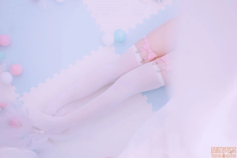 一只云烧 [BuckyClouds] – Pink maid set 粉红女仆 [93P]