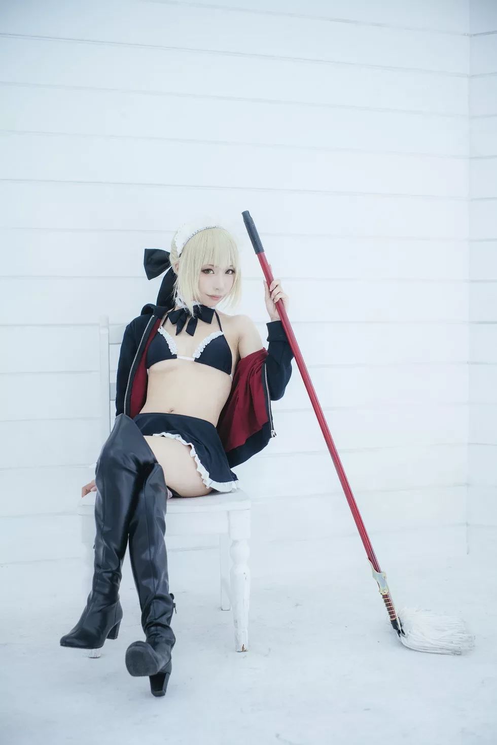 [Cosplay精选]《HeartBreak Morgan》吃雪糕的紧身衣妹子性感写真243P