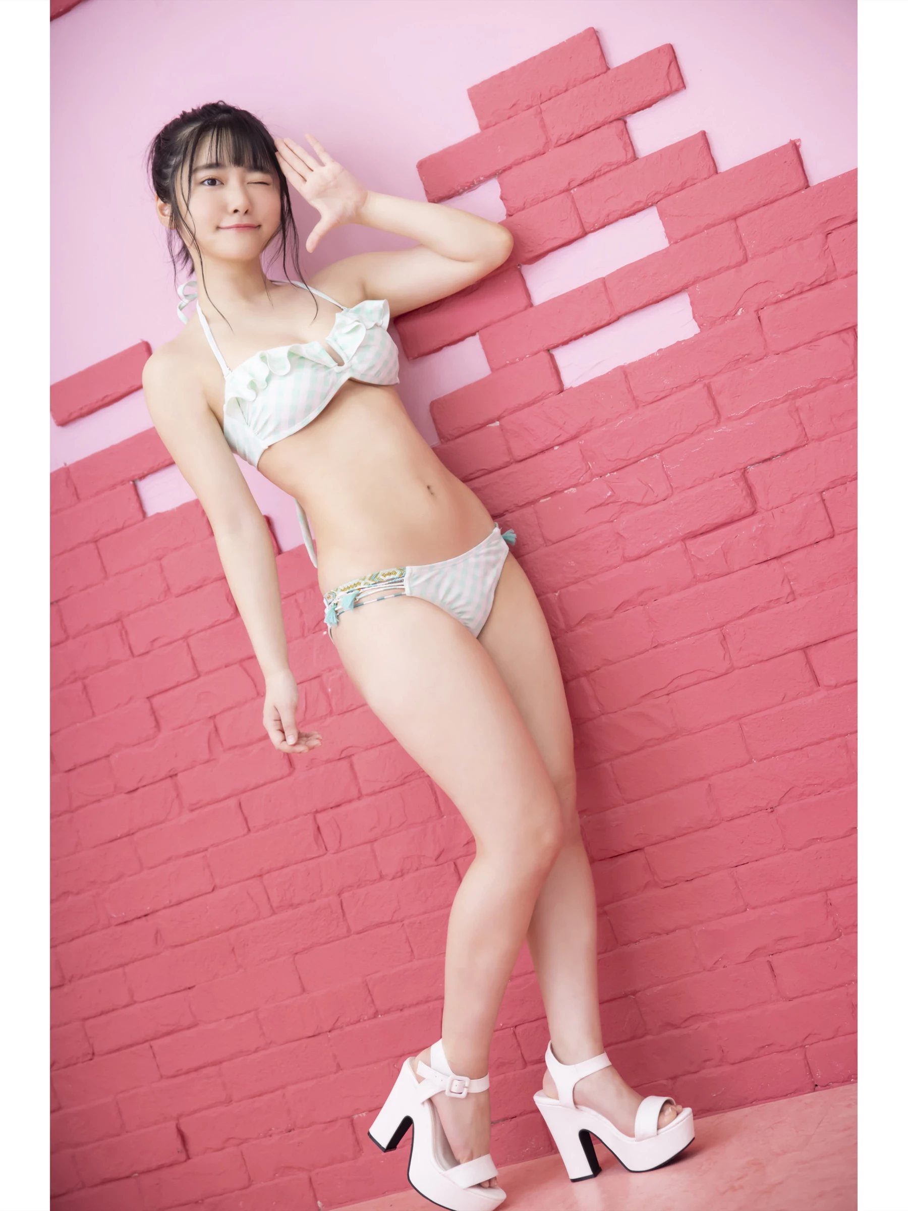 冈田彩梦 デジタル写真集 キミとキャンバスライフ！ [50P]