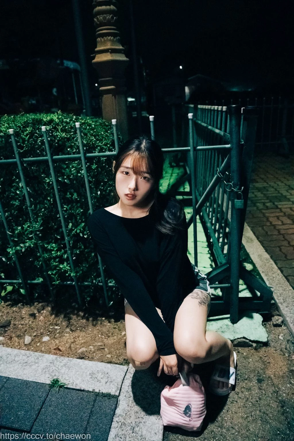 [Loozy] SonSon [손손]： Public Toilet [157 photos] [157P]