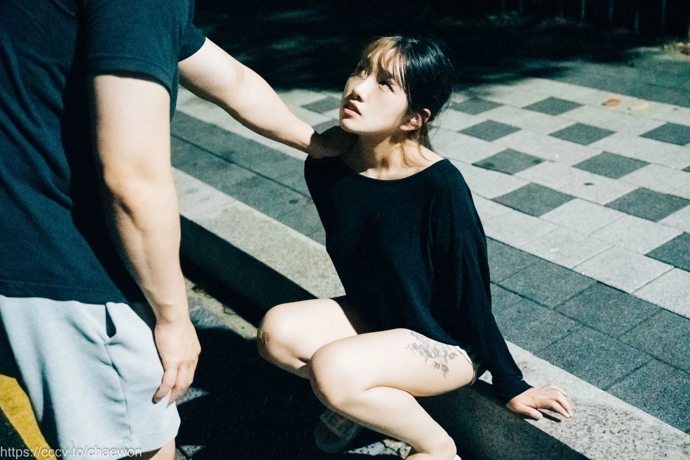 [Loozy] SonSon [손손]： Public Toilet [157 photos] [157P]