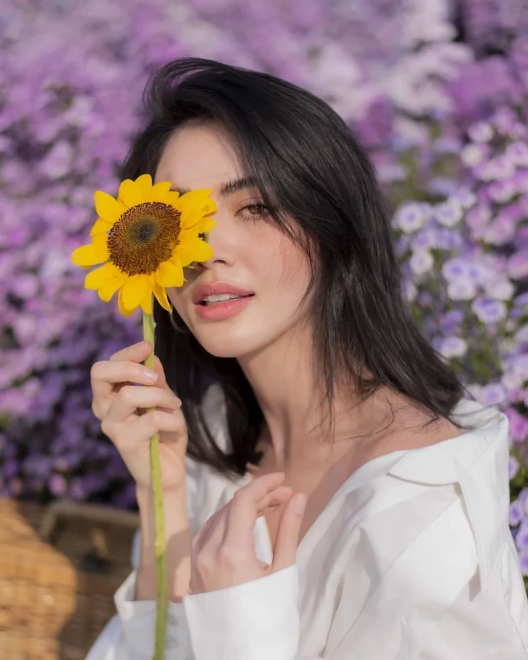 泰国／比利时混血第一美女“Davika Hoorne”深邃电眼令人倾心