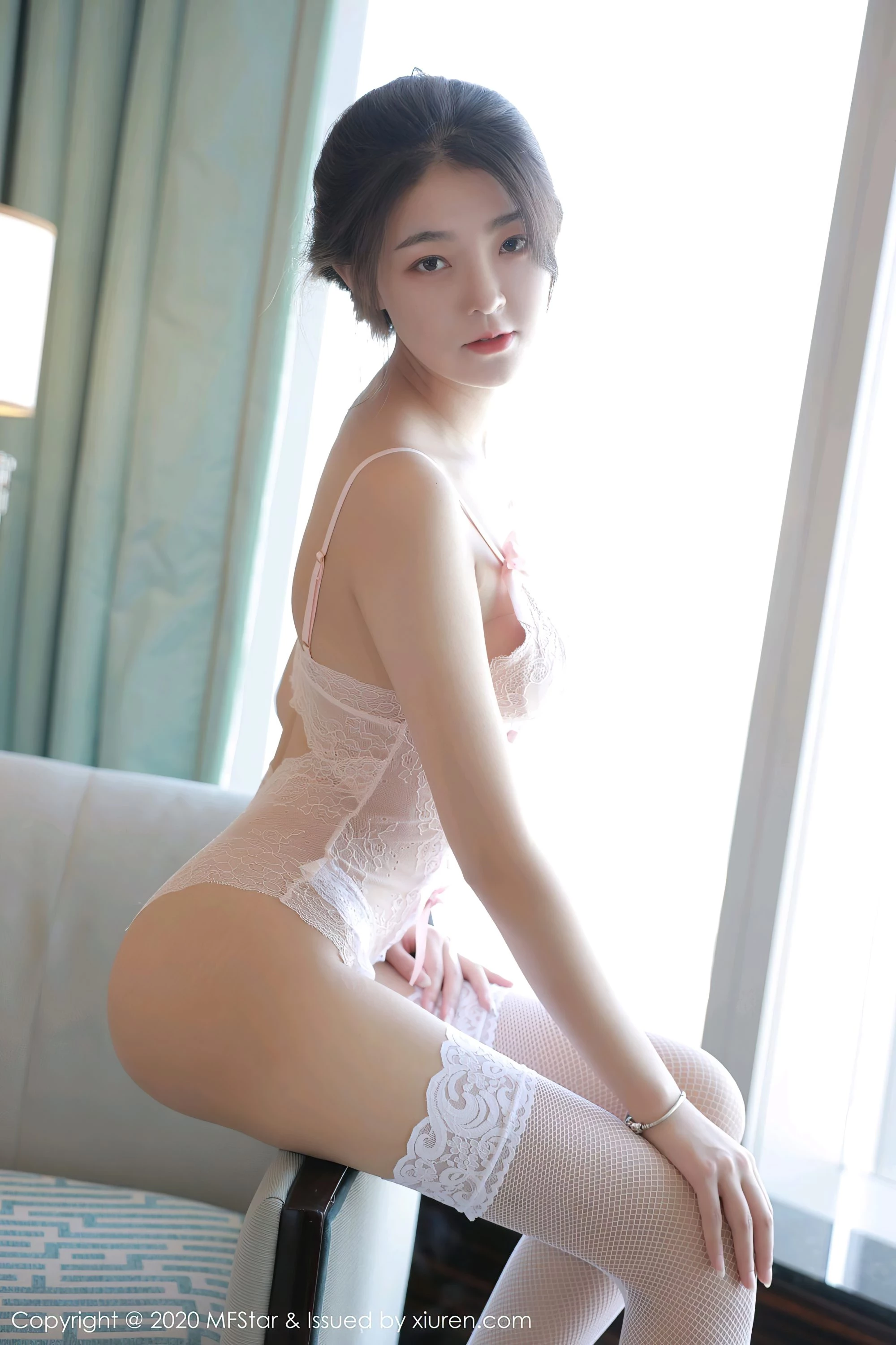 [MFStar模范学院系列]2020.11.16 Vol.413 Laura苏雨彤 完整版无水印写真[41P]