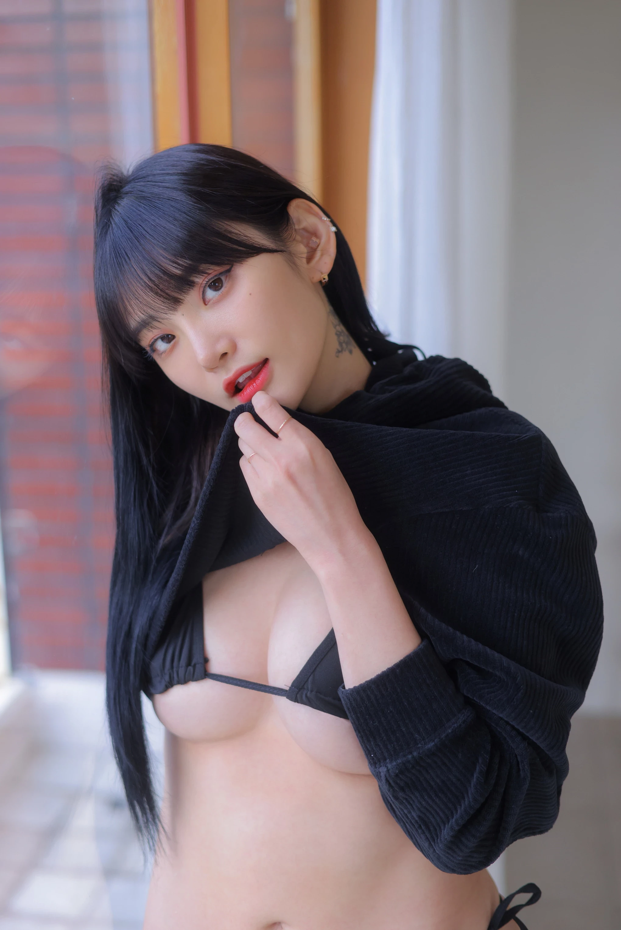 SULA - Second Room 설아 다락방 1 [76P]