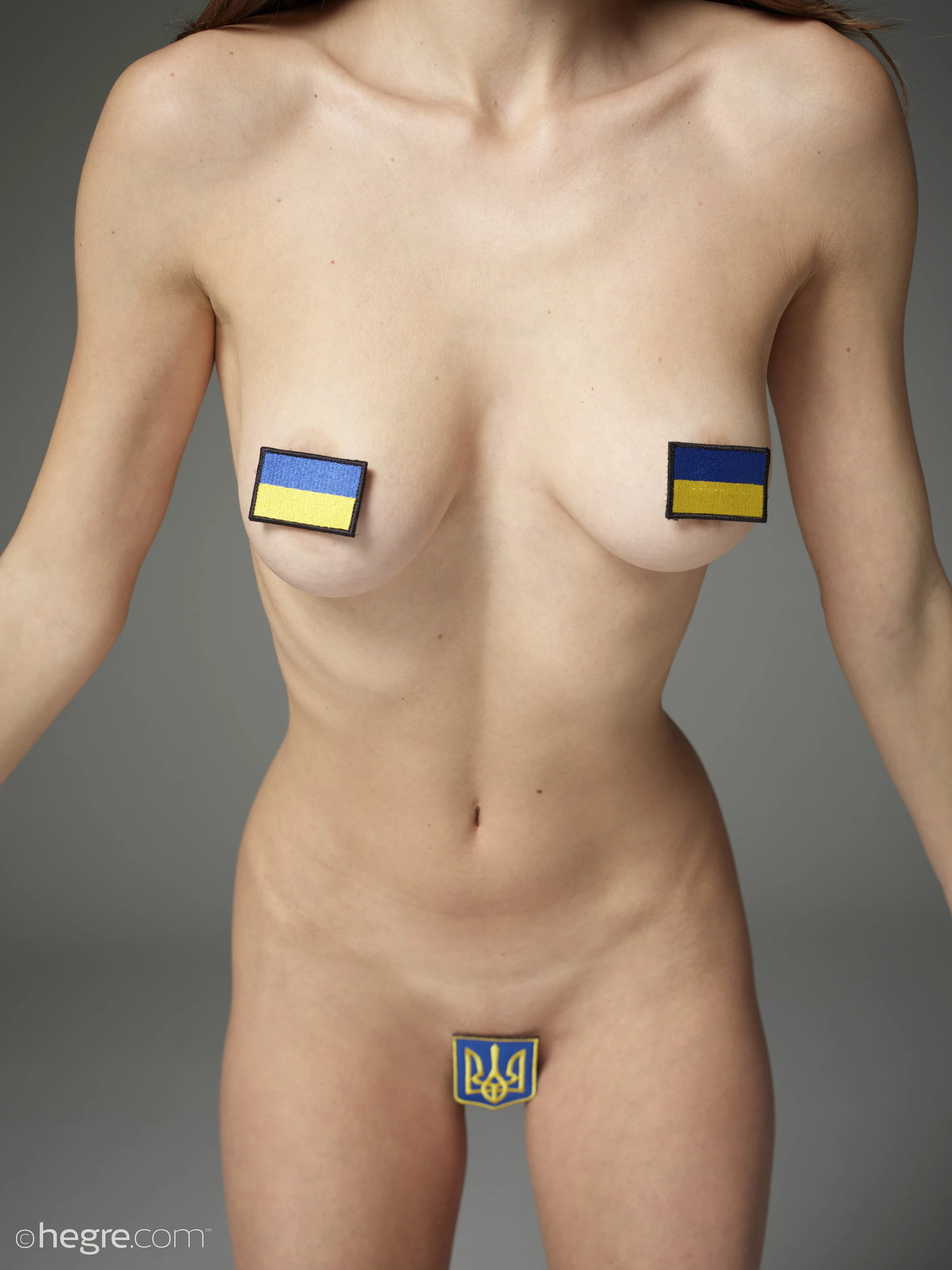 Anna L - Slava Ukraini [84P]